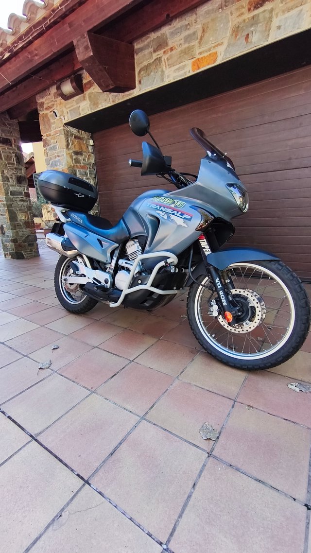 Moto Honda Transalp Adventure 650