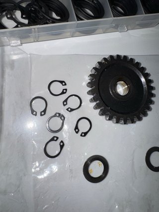 Circlip 10mm para piñón secundario Derbi