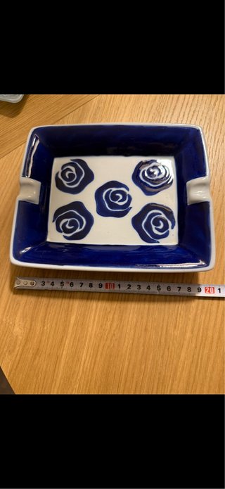 Cenicero de Cerámica con Motivos Florales