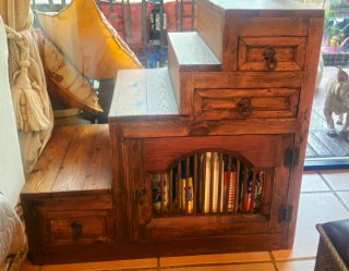 Mueble Escalera de Madera Maciza