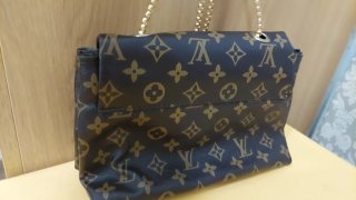 Bolso Louis Vuitton Marrón Dorado
