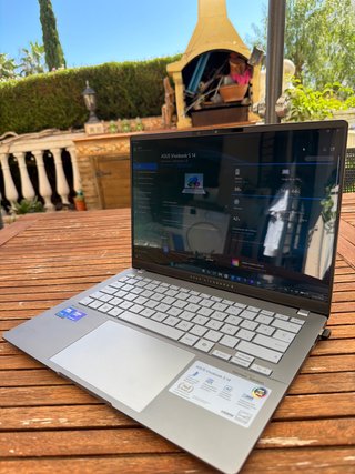 ASUS Vivobook S14 Plata