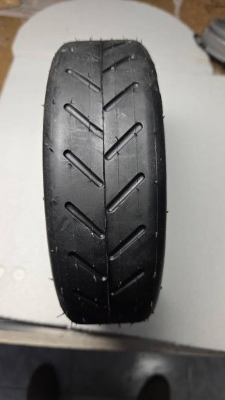 Rueda patinete 8 1/2 nueva