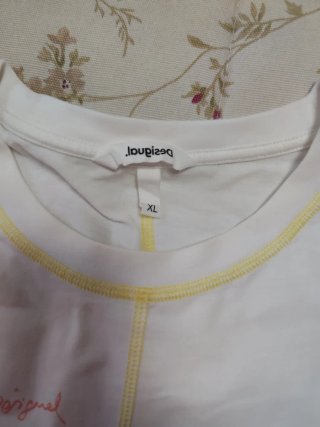 Camiseta Desigual Talla XL Multicolor