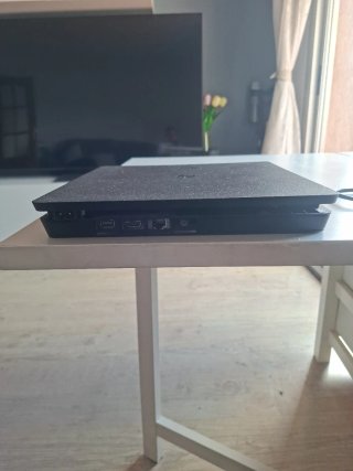 PlayStation 4 Slim Nera