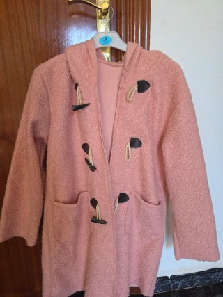 Abrigo rosa con capucha talla S