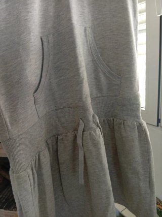 Vestido corto con capucha gris TALLA 11-12