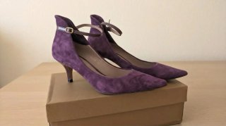 Zapatos de ante morado, Gloria Ortiz buen estado