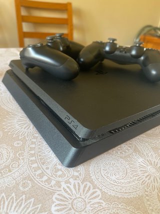 Consola PS4 + 2 Mandos + Juegos