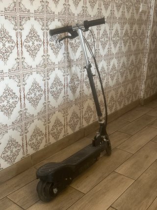 Patinete eléctrico negro