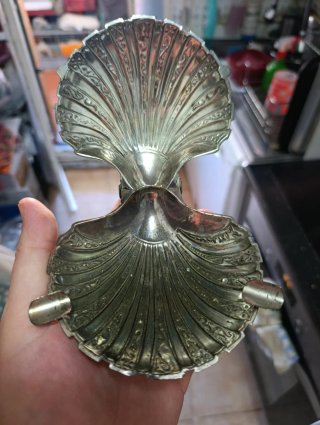 Cenicero Antiguo con Forma de Concha