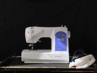 Máquina de coser nueva SINGER Starlet 6680