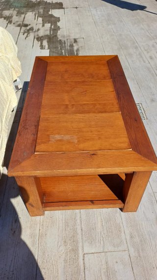 Mesa de Centro de Madera con Cajones