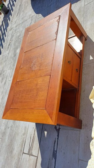 Mesa de Centro de Madera con Cajones
