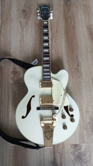 Guitarra Ibanez AF75TDG Blanca ALGO NEGOCIABLE