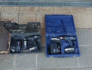 2 Taladros de batería con Maletines