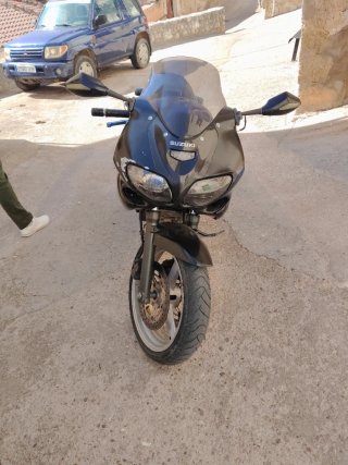 Suzuki SV650 Negra