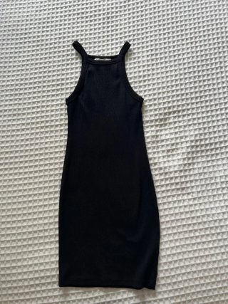 Vestido negro ajustado