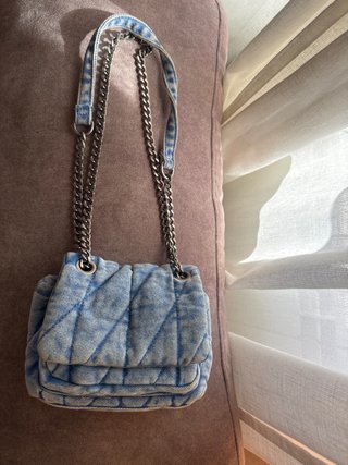 Bolso vaquero acolchado con cadena