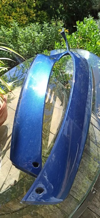 Tapas laterales Vespa GT azul midnight