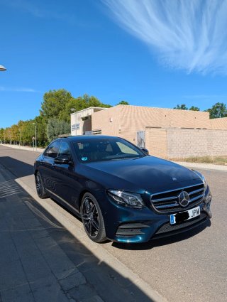 MERCEDES-BENZ E 350d AMG – FULL EXTRAS
