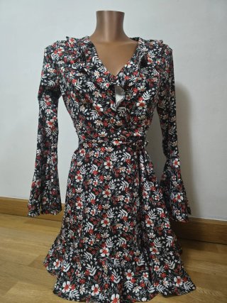 Vestido estampado floral talla S. 3 EUROS