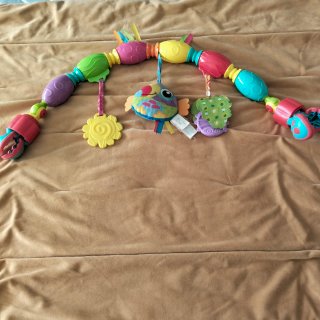 Juego musical para cochecito de bebé.