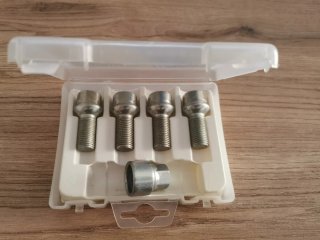 Tornillos Antirrobo para Llantas