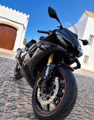 Yamaha R6 Negra 2007