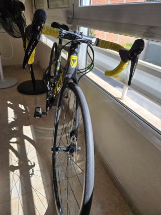 Bicicleta de Carretera Carbono GT