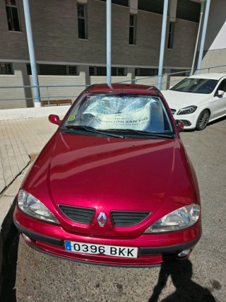 Renault Megane Century 1.4 16V 2001