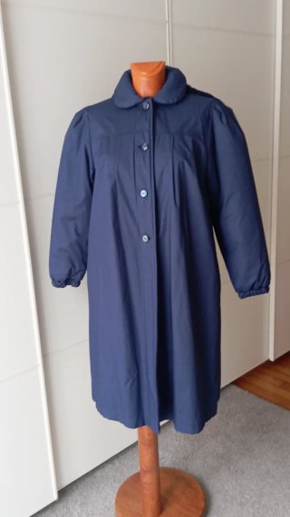 Gabardina azul vintage con capucha y forrada.