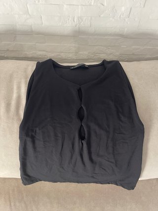 Top negro Stradivarius talla M