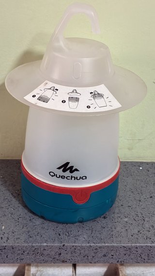 Lámpara portátil a pilas Quechua
