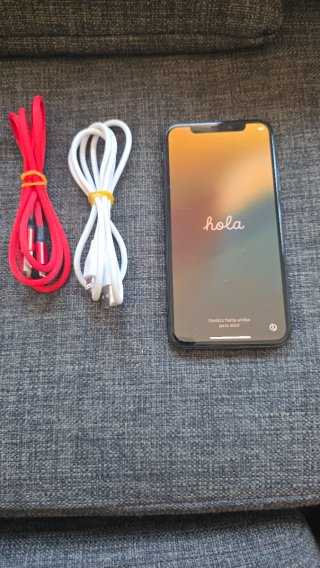 iPhone XS 64GB - Buen estado (92% Batería)
