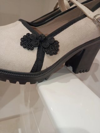 Zapatos con Plataforma Beige y Negro