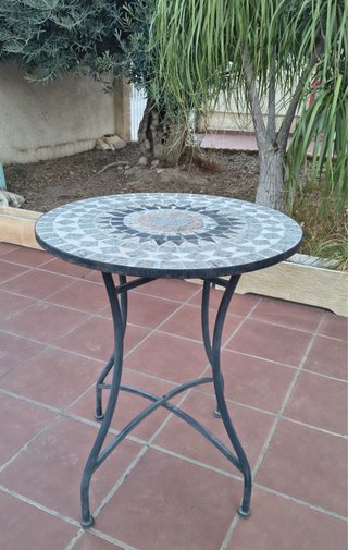Mesa de Exterior con Mosaico