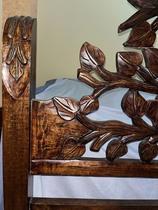 Cabecero de Cama de Madera Tallada
