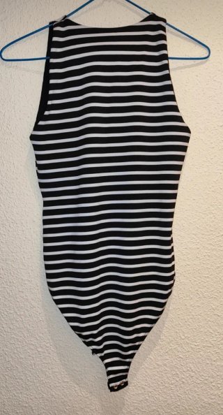 Body Rayas Blanco y Negro Stradivarius Talla S-M