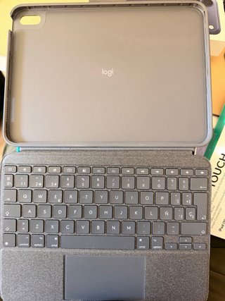Logitech Combo Touch iPad 10ª Gen
