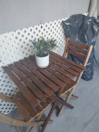 Set de Mesa y 2 Sillas de Madera