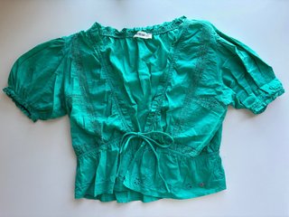 Blusa verde mangas abullonadas