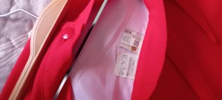 Falda Rojay chaqueta no es juego pero es lo mas pa