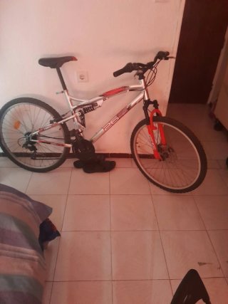 Bicicleta de montaña 26 con suspensión