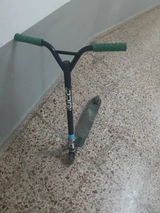 Patín profesional negro y azul