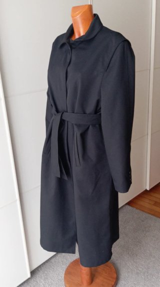 Gabardina vintage negra con cinturón