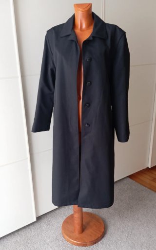 Gabardina vintage negra con cinturón