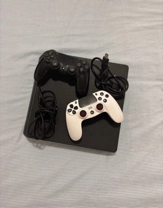 PS4 Slim 500GB + GTA V