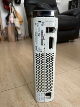 Consola Xbox 360 Fat Blanca SIN CABLES NI MANDOS