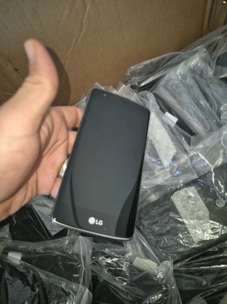 Lotto 64 cellulari LG